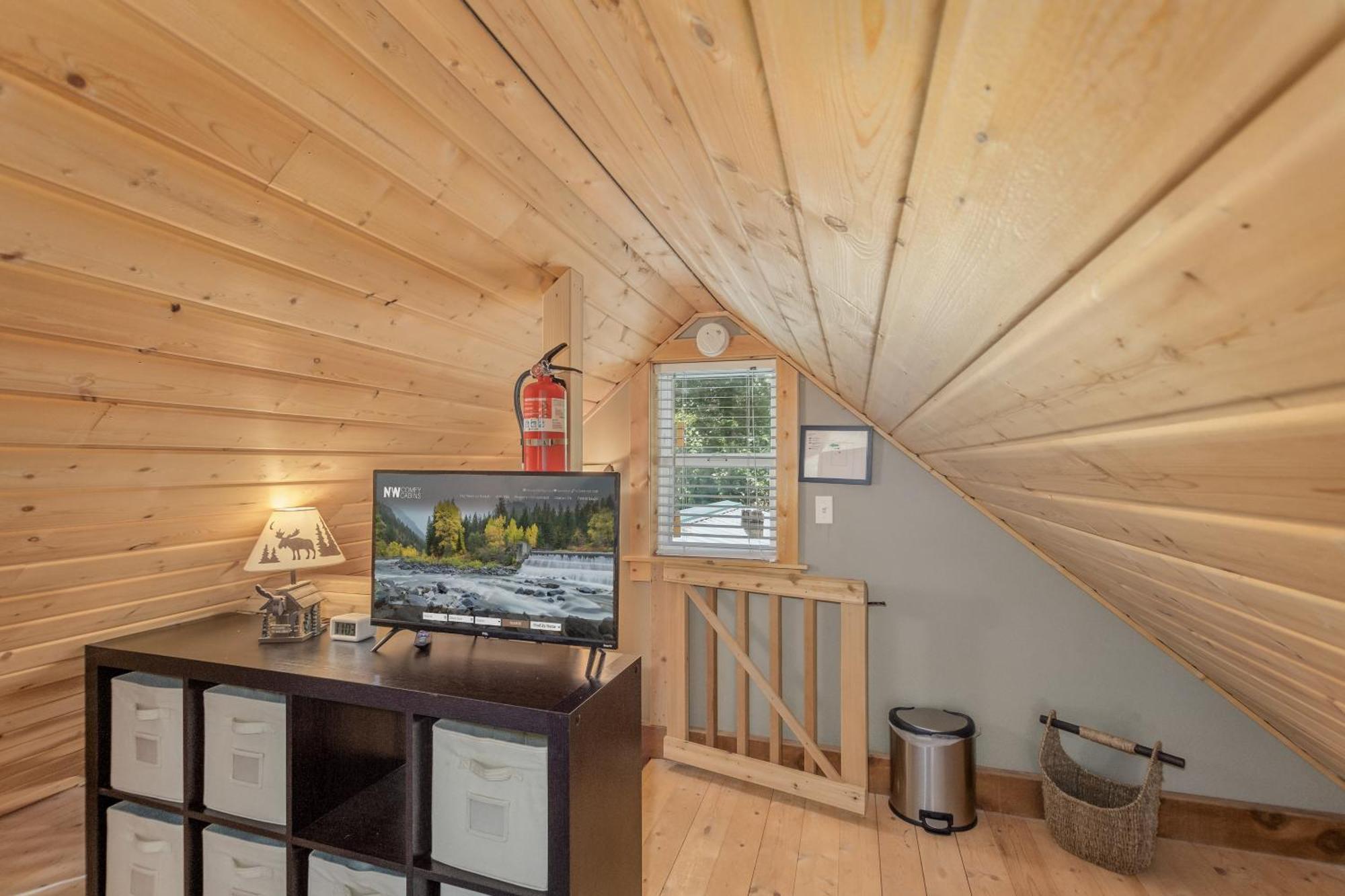 ליבנוורת' Lil Bigfoot Chalet By Nw Comfy Cabins מראה חיצוני תמונה