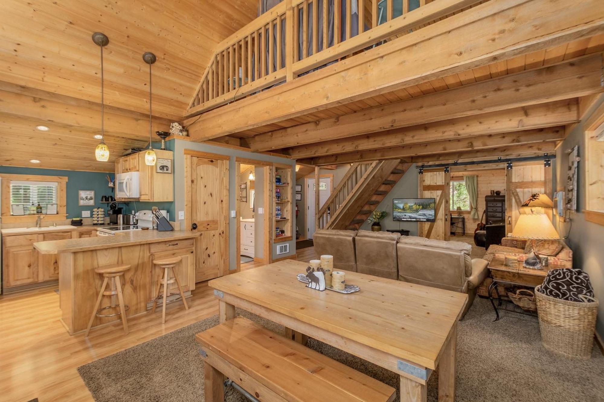 ליבנוורת' Lil Bigfoot Chalet By Nw Comfy Cabins מראה חיצוני תמונה